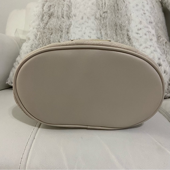 ‼️SOLD‼️Makeup tote - Picture 5 of 7